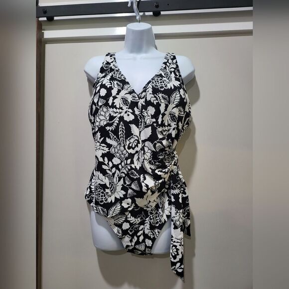 Artesands Cantata Forte Hayes swimsuit NWOT size 18 D/DD Floral black and White - Picture 3 of 6